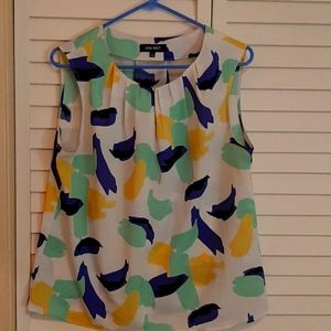 Nine West printed sleeveless silk shirt.